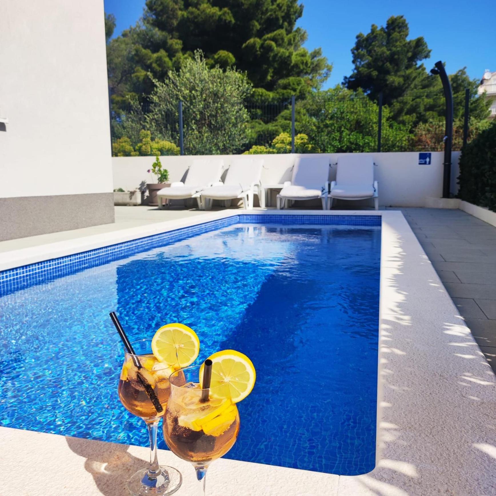 Apartment Adria Relax With Private Heated Pool Trogir
