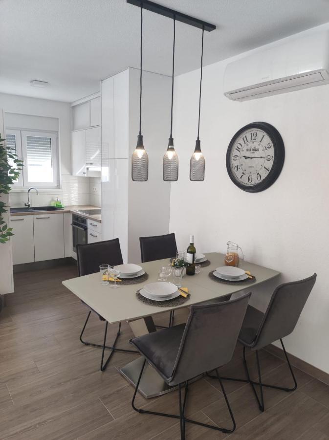 Apartment Adria Relax With Private Heated Pool Trogir