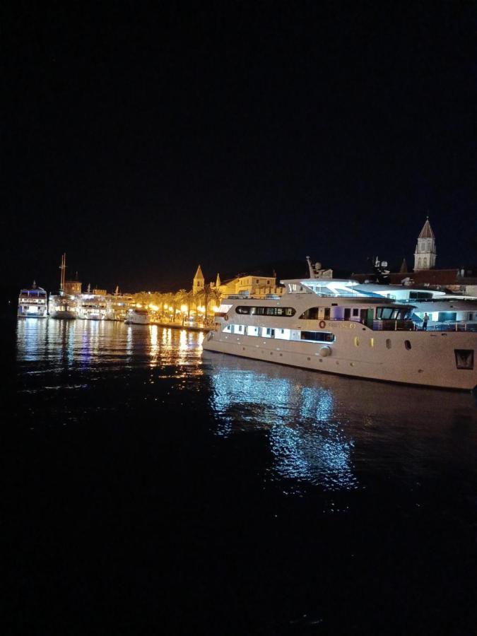 Apartment Adria Relax With Private Heated Pool Trogir