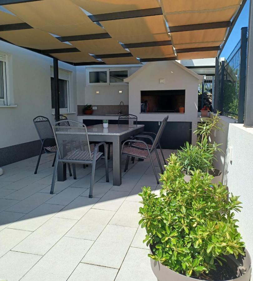 Adria Relax With Private Heated Pool