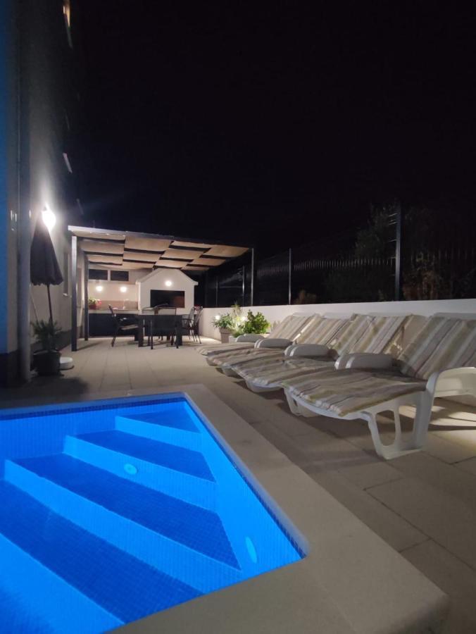 Adria Relax With Private Heated Pool